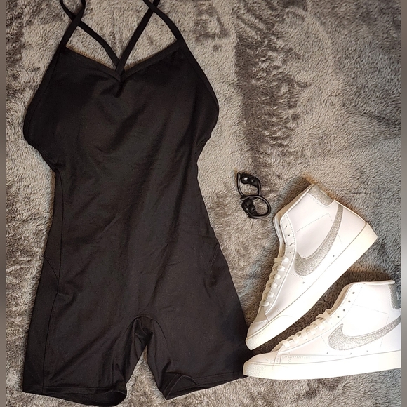 One Piece Workout Outfit - Picture 1 of 4